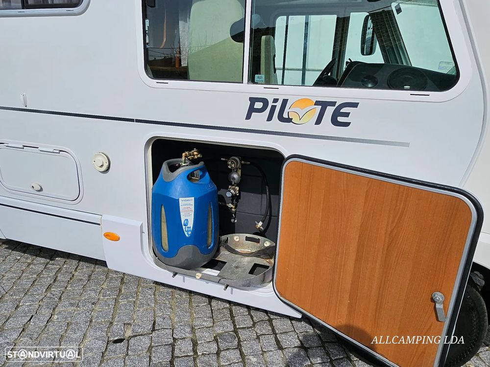 Pilote Explorateur 703FP CAIXA AUTOMÁTICA CAMA BASCULANTE/ CAMA FRANCESA - 52