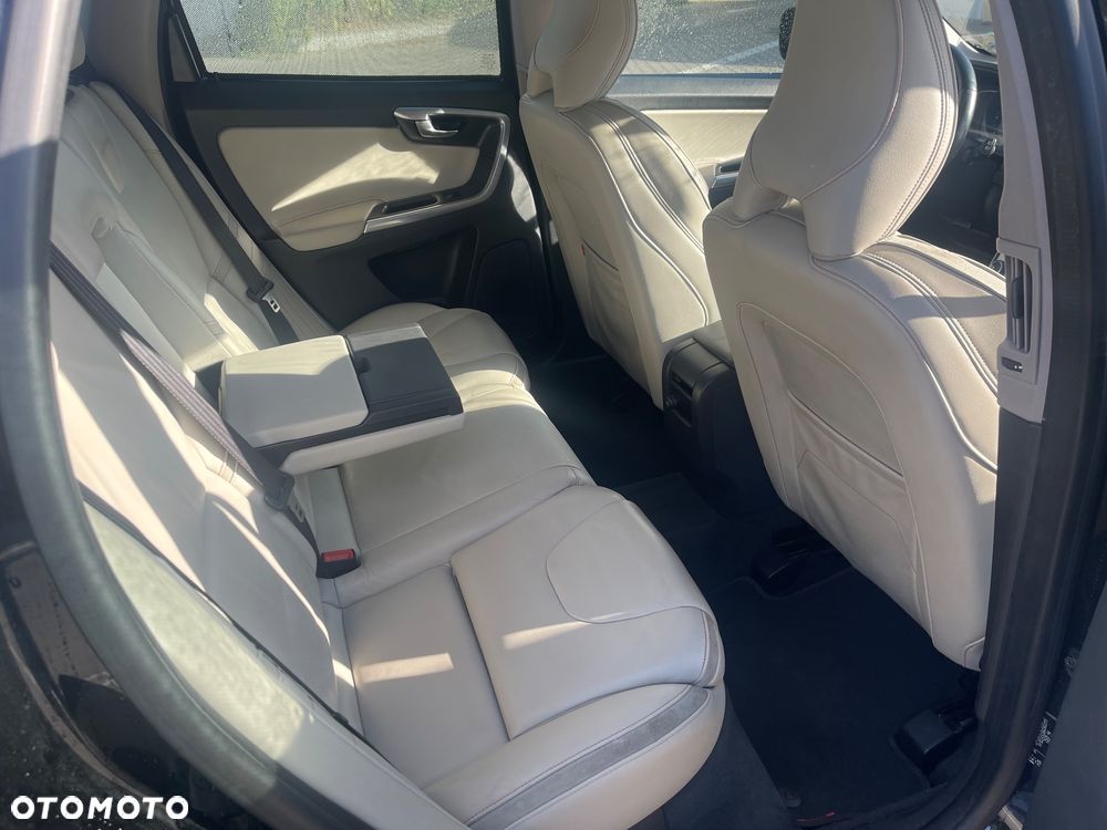 Volvo XC 60 D4 AWD Ocean Race - 6