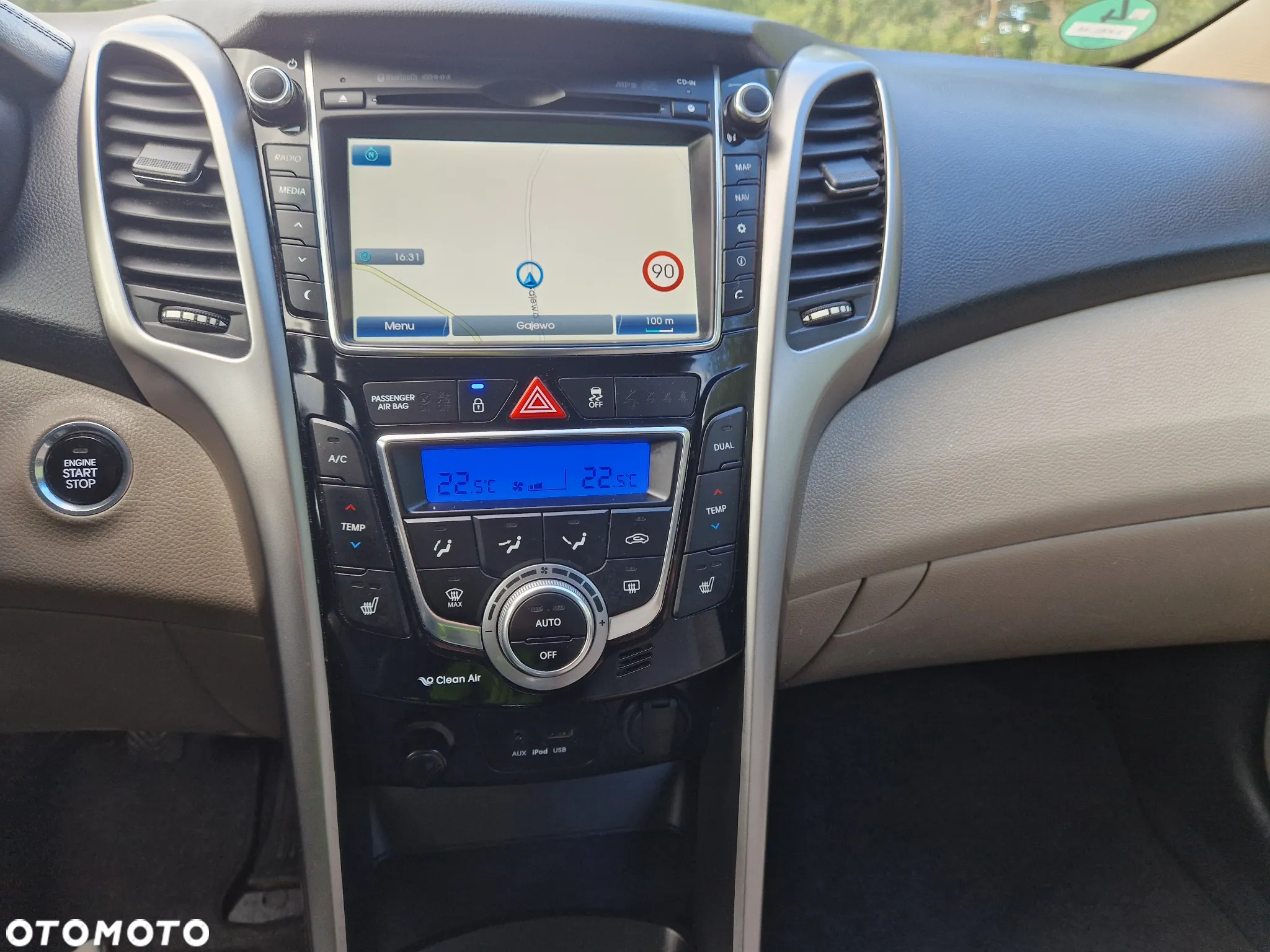 Hyundai i30 blue 1.6 CRDi Trend - 12