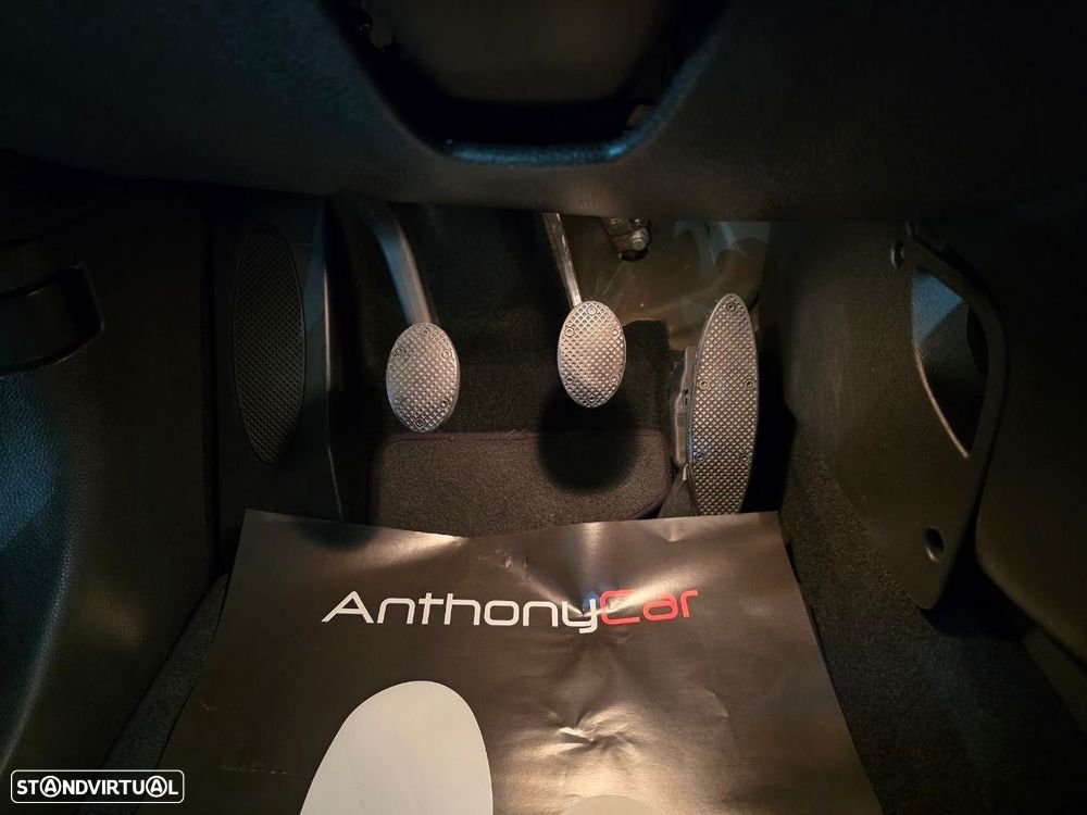 MINI 3 Portas Cooper D - 22