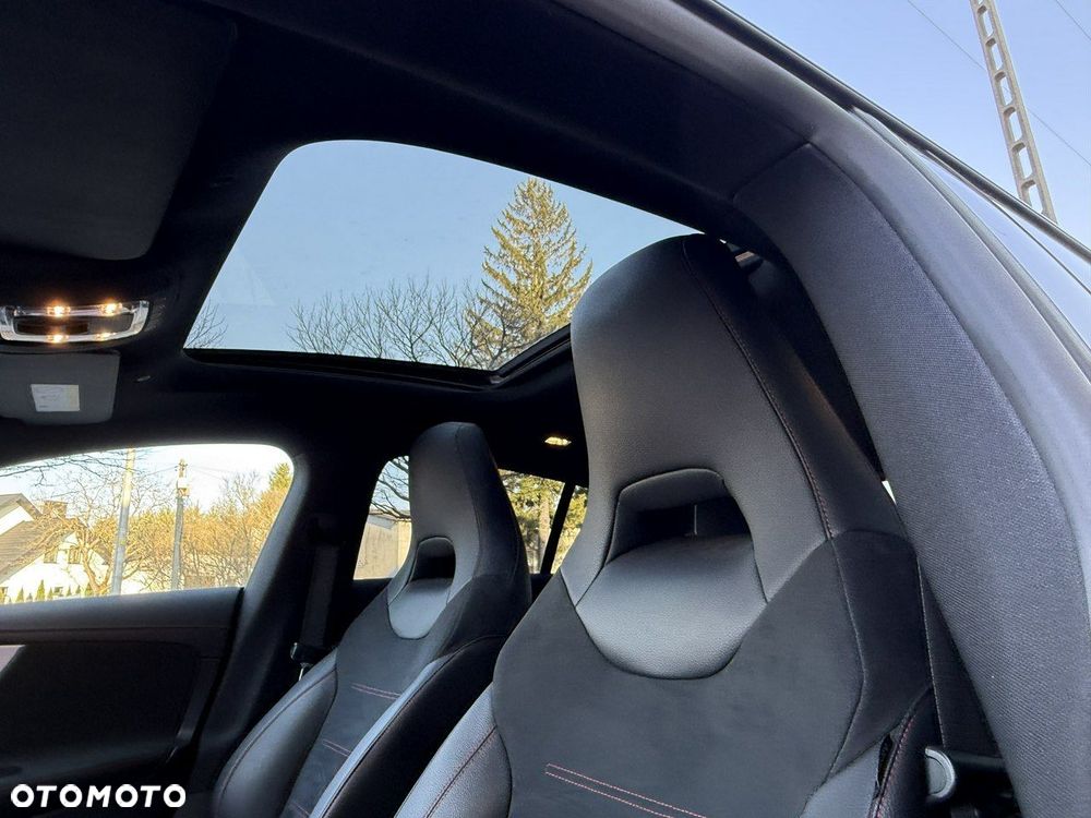 Mercedes-Benz CLA - 33