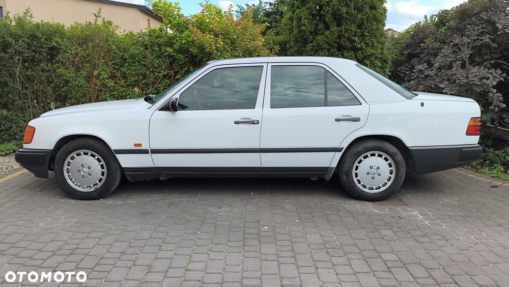 Mercedes-Benz W124 (1984-1993) - 31