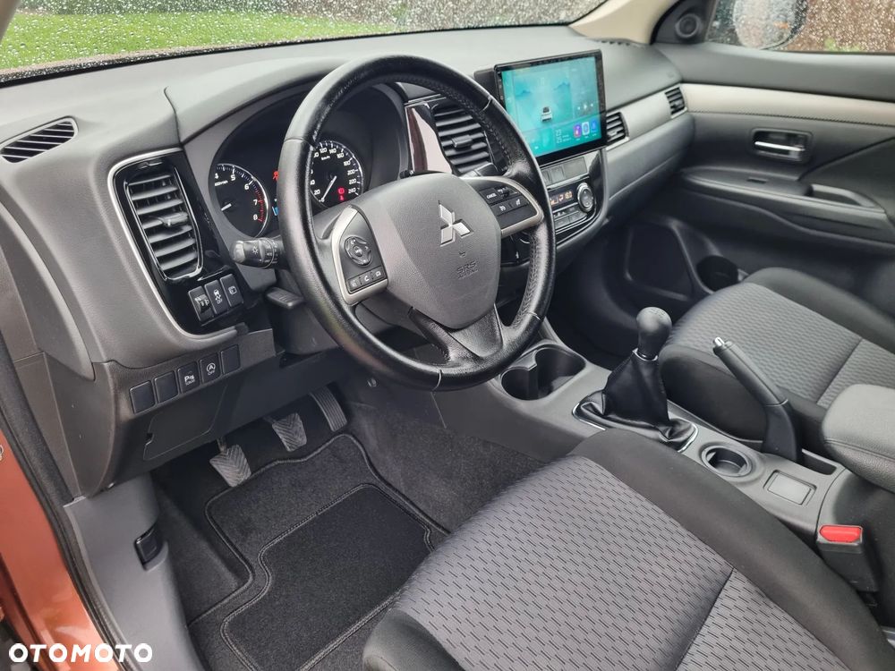 Mitsubishi Outlander - 5