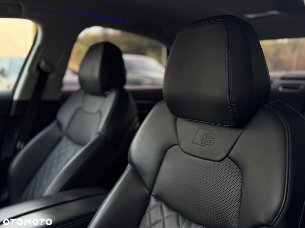Audi S8 - 16