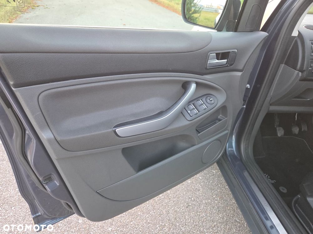Ford Kuga - 16