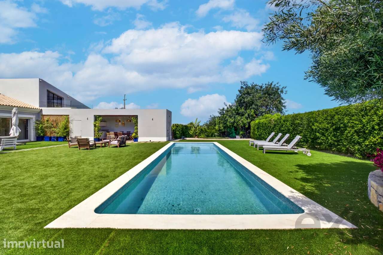 -Moradia Térrea de Luxo | 250 m² | 4 Quartos + Escritório | Piscina Pr - Grande imagem: 5/57
