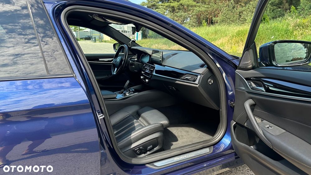 BMW Seria 5 520d Sport Line - 12