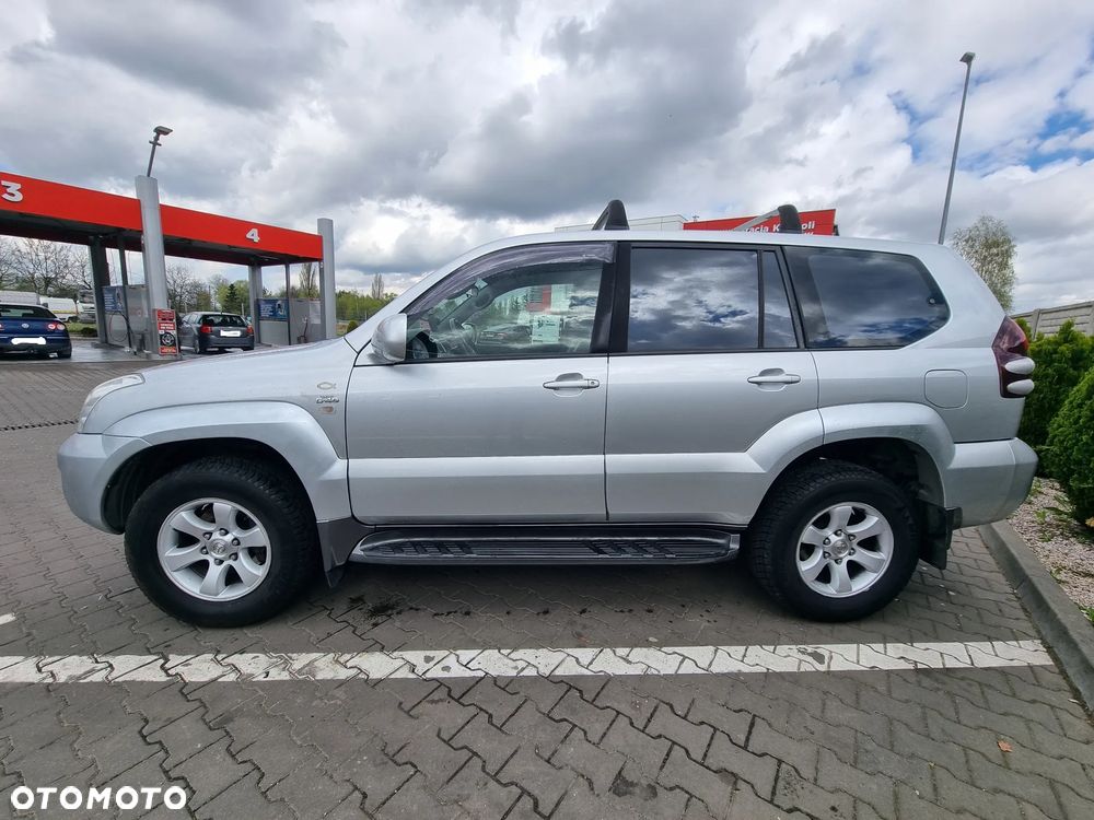 Toyota Land Cruiser - 2