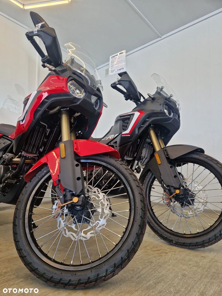 QJMOTOR SRT 300DX - 10