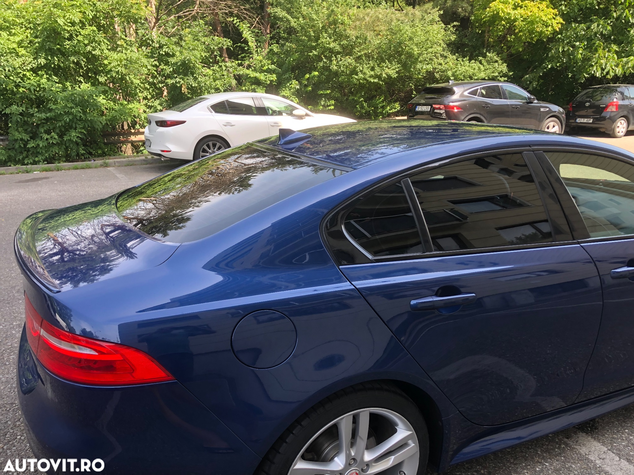 Jaguar XE 2.0 AWD R-Sport - 9