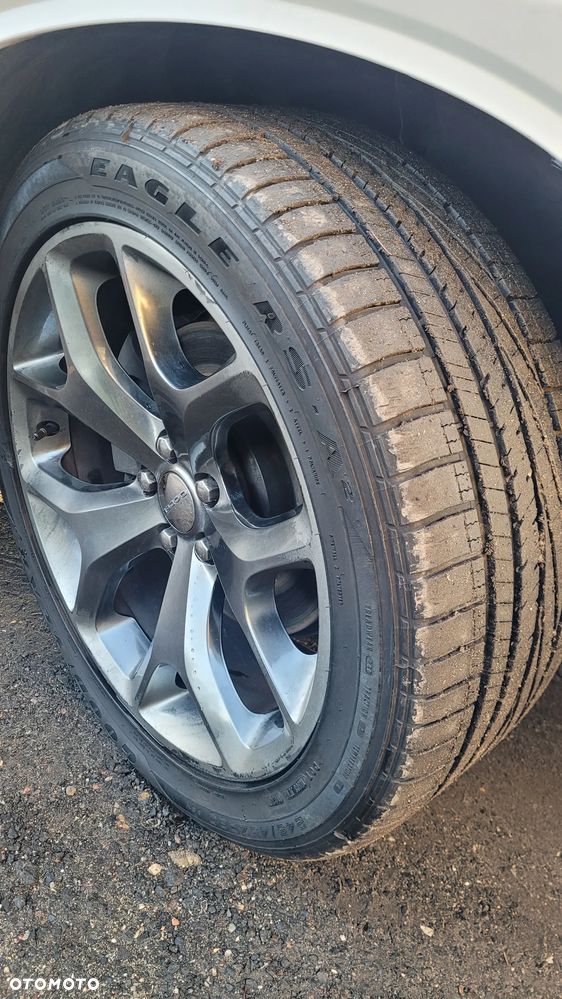 Dodge Challenger - 30