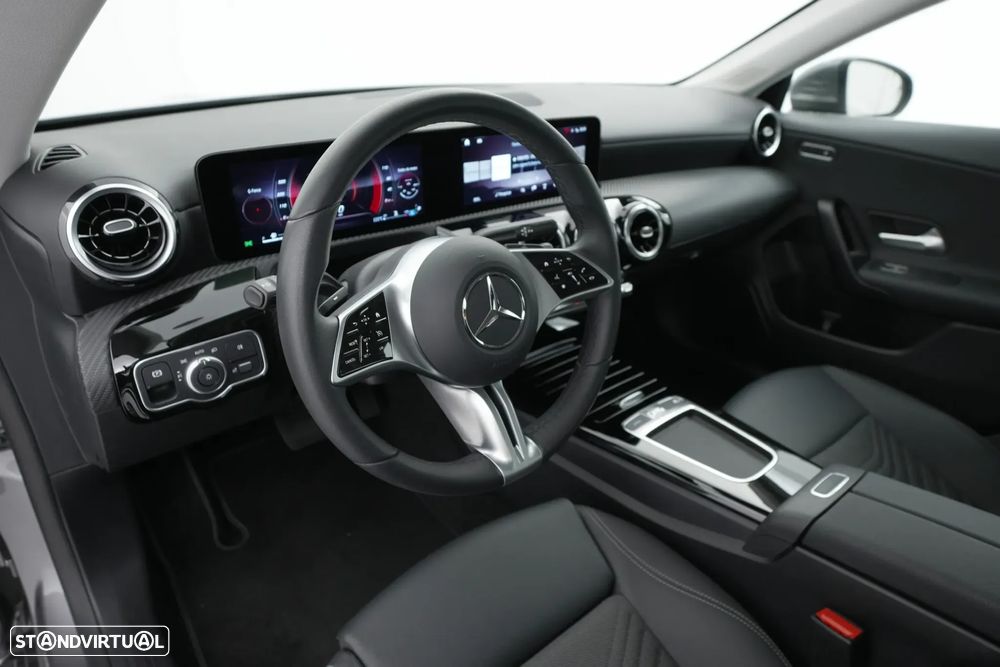 Mercedes-Benz CLA 200 d - 24