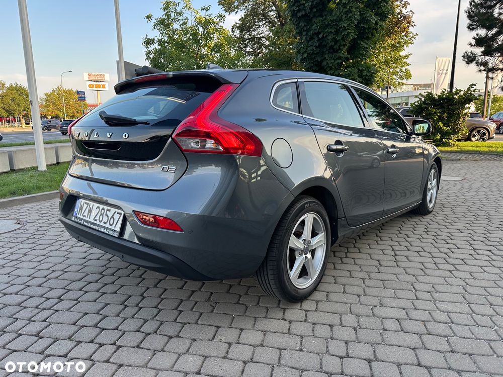 Volvo V40 D2 Momentum - 10