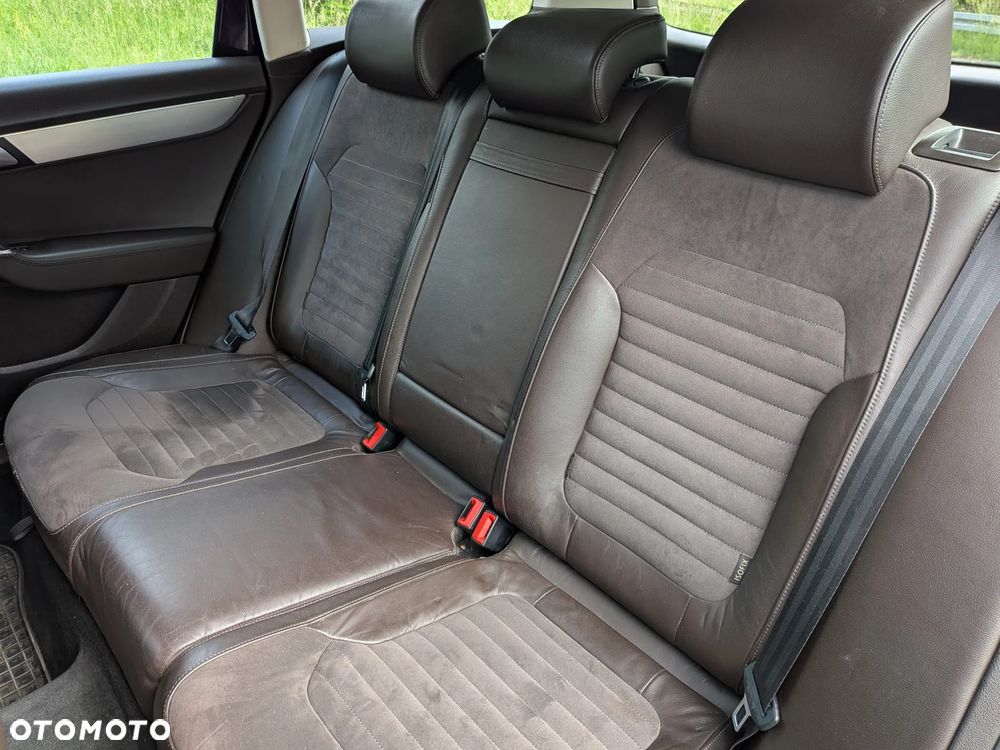 Volkswagen Passat 2.0 TDI 4Mot Trendline - 12