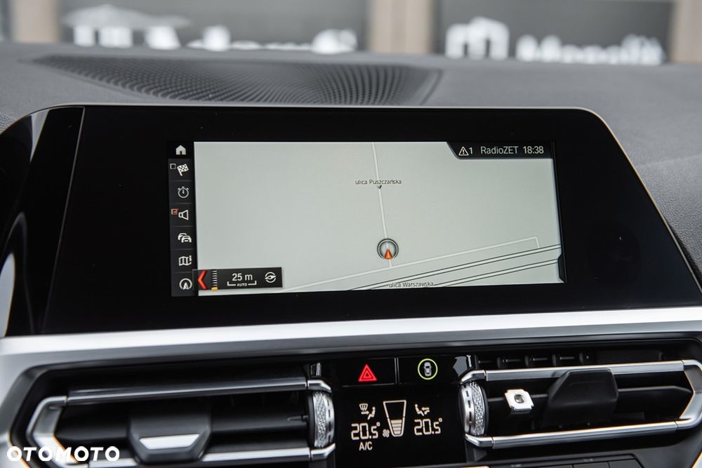 BMW Seria 3 318i M Sport - 23