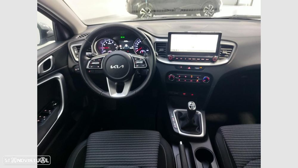 Kia XCeed 1.0 T-GDI Dynamic — fotografia 11