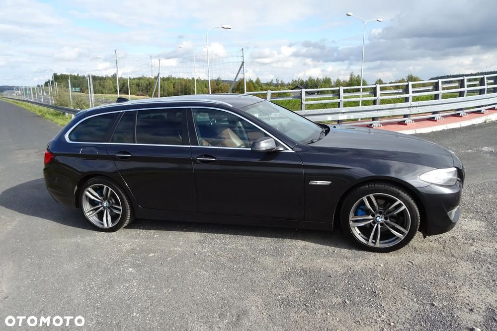 BMW Seria 5 520d - 34