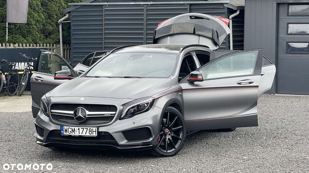 Mercedes-Benz GLA - 9