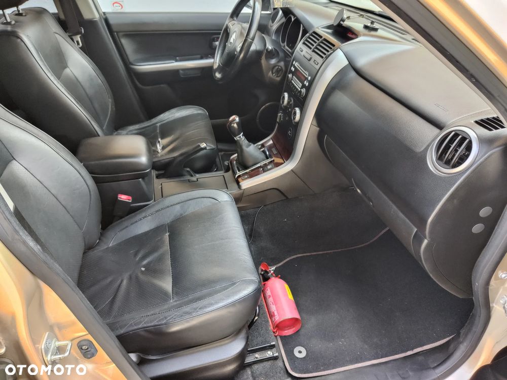 Suzuki Grand Vitara 2.0 De luxe - 9