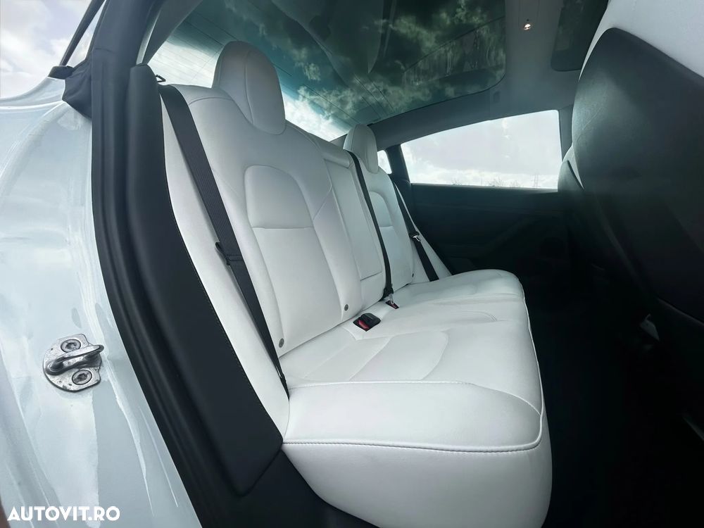 Tesla Model 3 Langstreckenbatterie Allradantrieb Dual Motor - 17