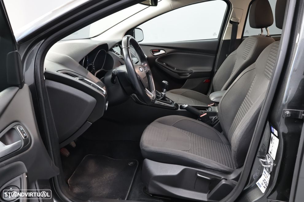Ford Focus 1.0 SCTi Titanium - 22