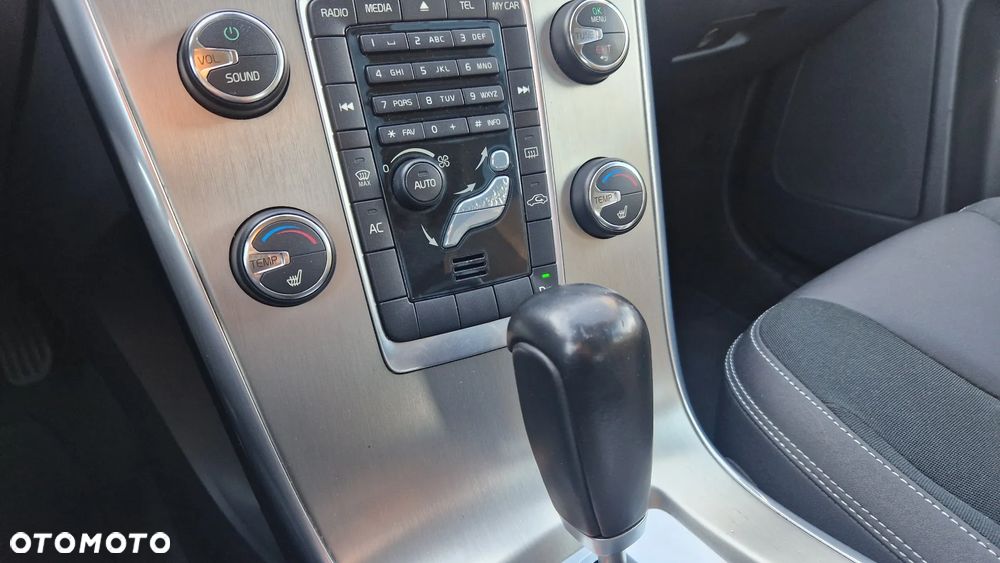 Volvo XC 60 D3 Momentum - 17