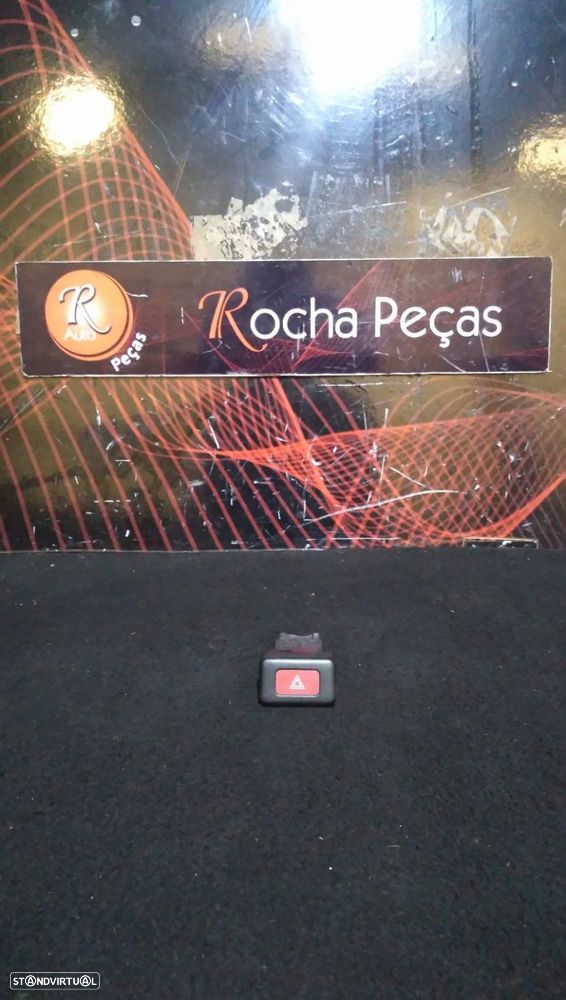 4 Piscas Nissan Almera I (N15) - 1