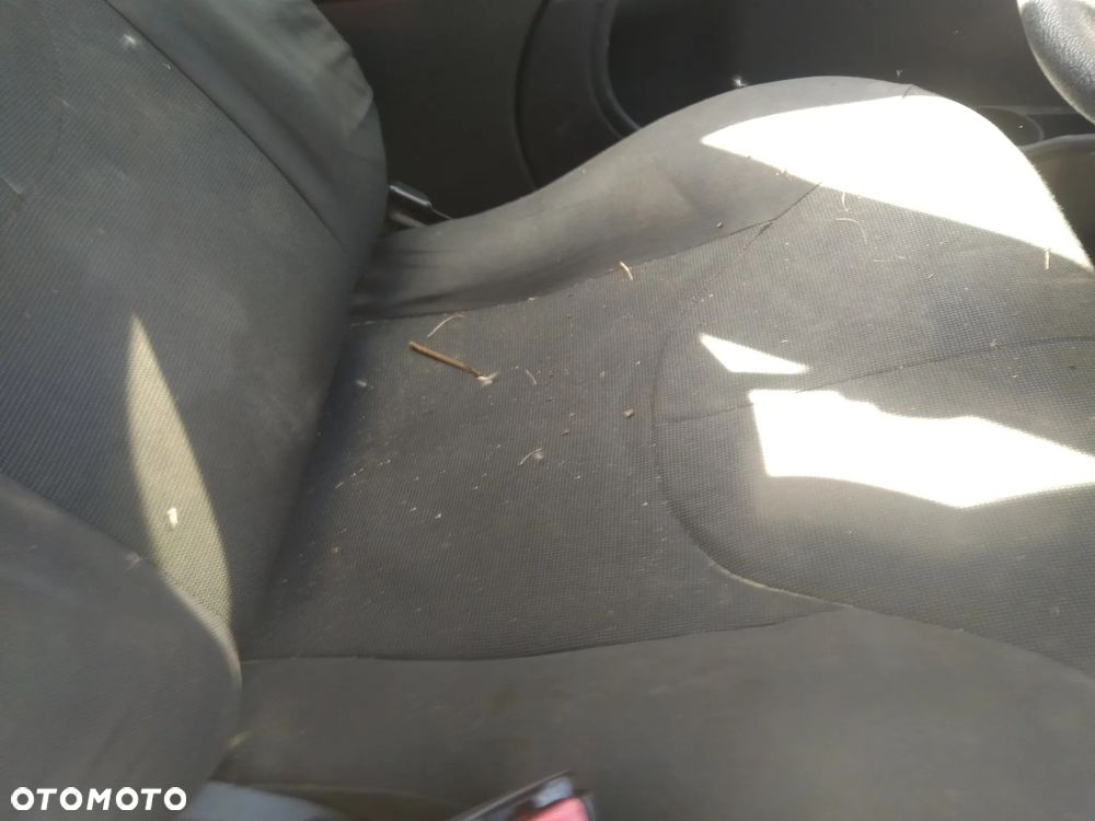 Auto na części - Rover 25 103KM benzyna 2004 Silnik Skrzynia Drzwi Maska Klapa Błotnik Zderzak Lampa Szyba Klamka Lusterko Deska Kokpit - 5