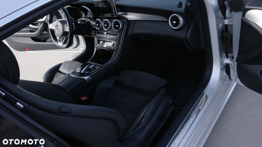 Mercedes-Benz Klasa C 300 7G-TRONIC - 11