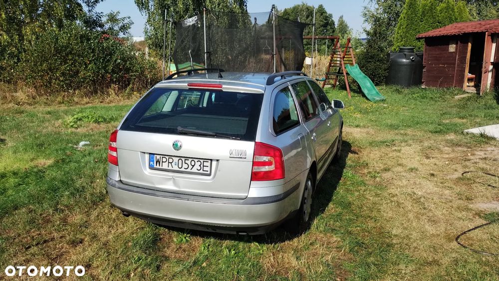 Skoda Octavia 1.6 Ambiente - 3