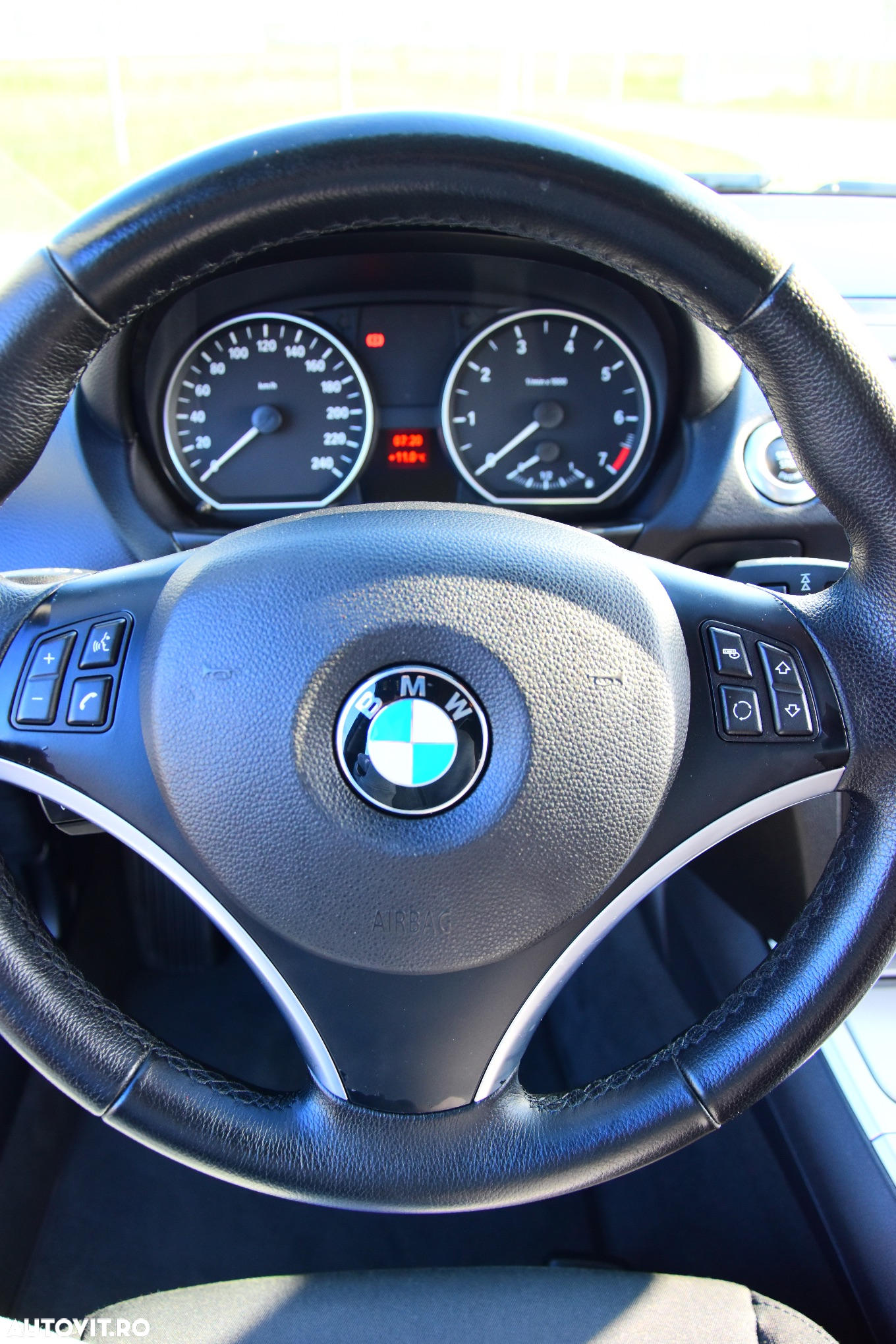 BMW Seria 1 116i - 25