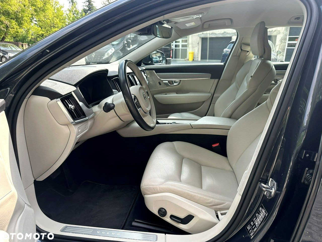 Volvo V90 D5 AWD Momentum - 14