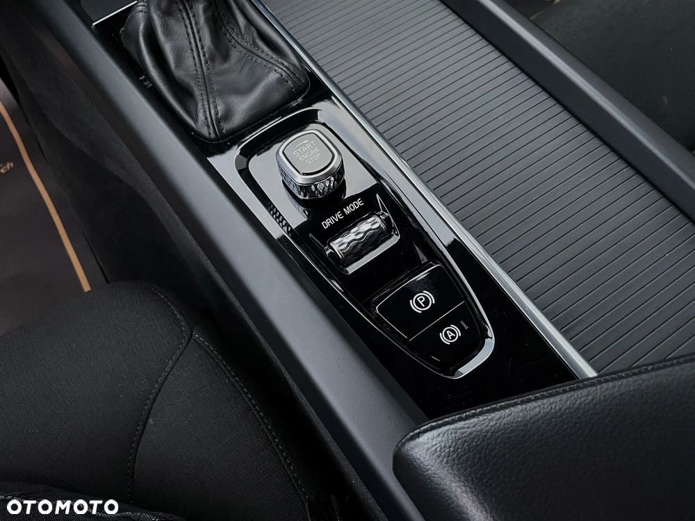 Volvo V60 D4 Geartronic Summum - 33