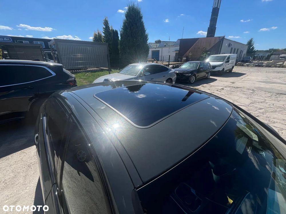 BMW Seria 3 330i xDrive M Sport sport - 34