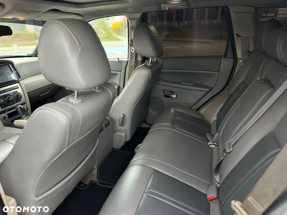 Jeep Grand Cherokee - 15