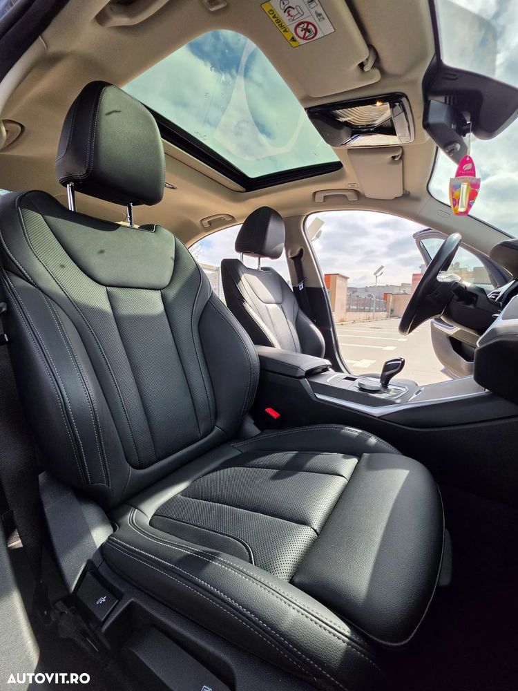 BMW Seria 3 320d xDrive AT MHEV - 32