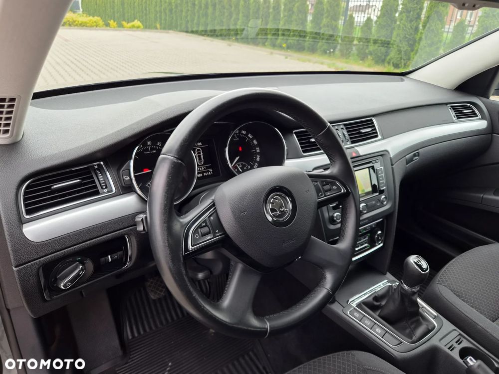 Skoda Superb 2.0 TDI Ambition - 17