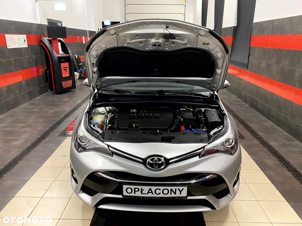 Toyota Avensis 1.8 Premium - 24