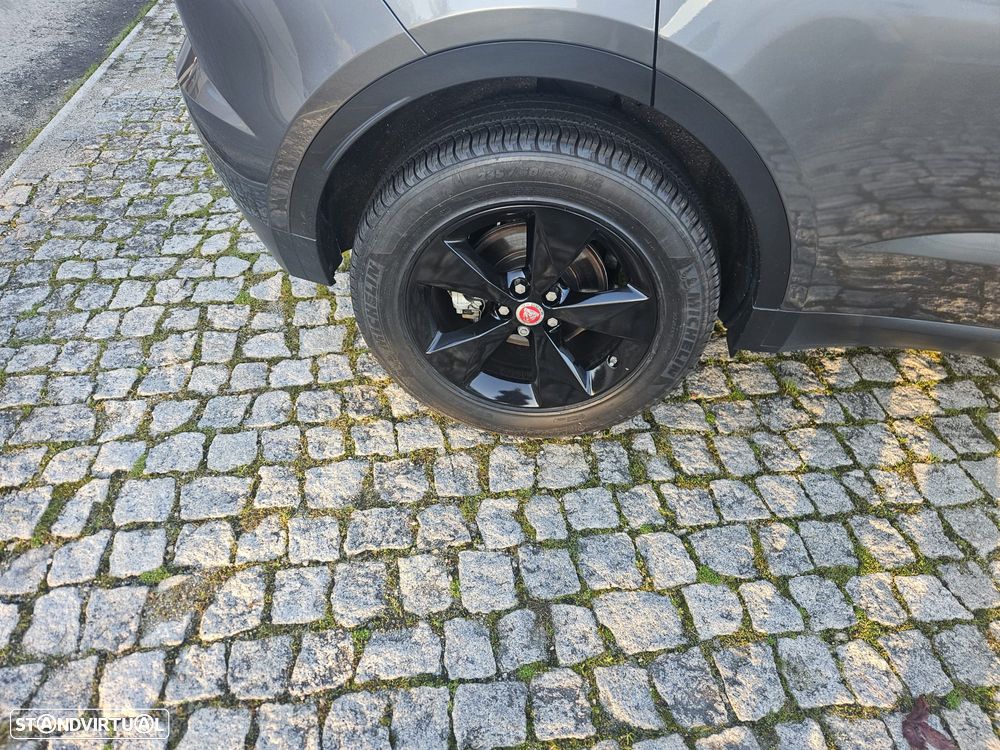 Jaguar E-Pace 2.0 i4D S - 8