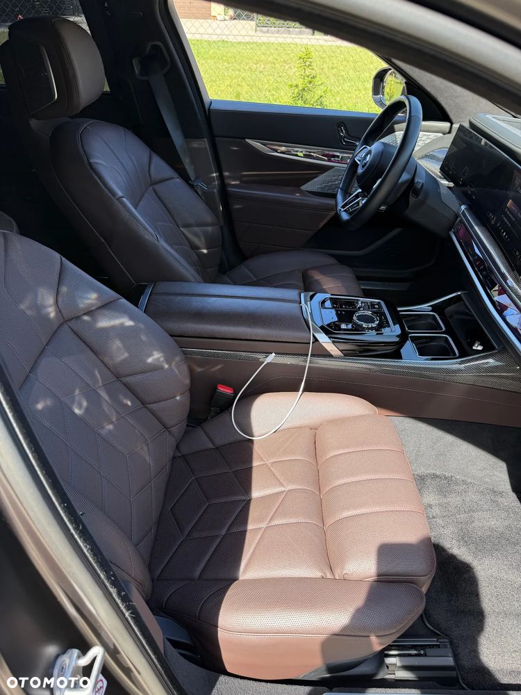 BMW i7 105.7kWh xDrive60 Individual Edition - 9
