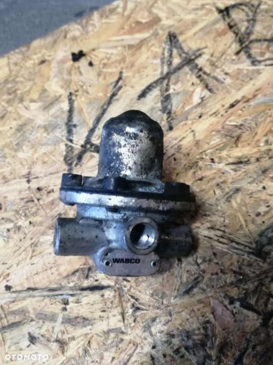 Zawór ograniczający ciśnienie WABCO 4750090050 - 2
