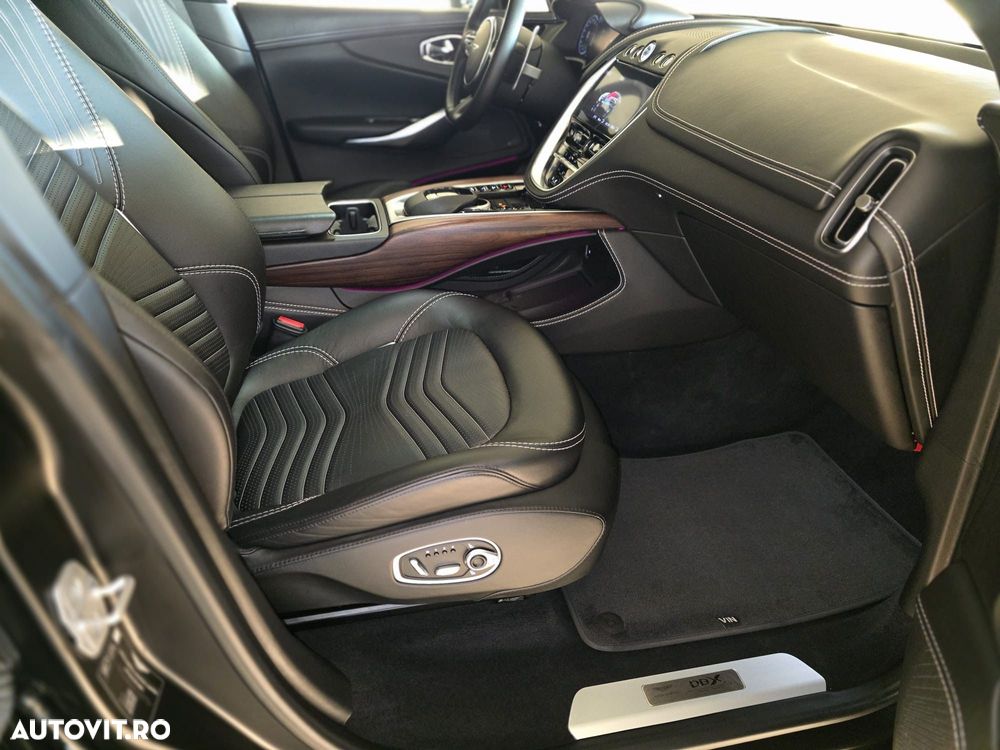 Aston Martin DBX - 27