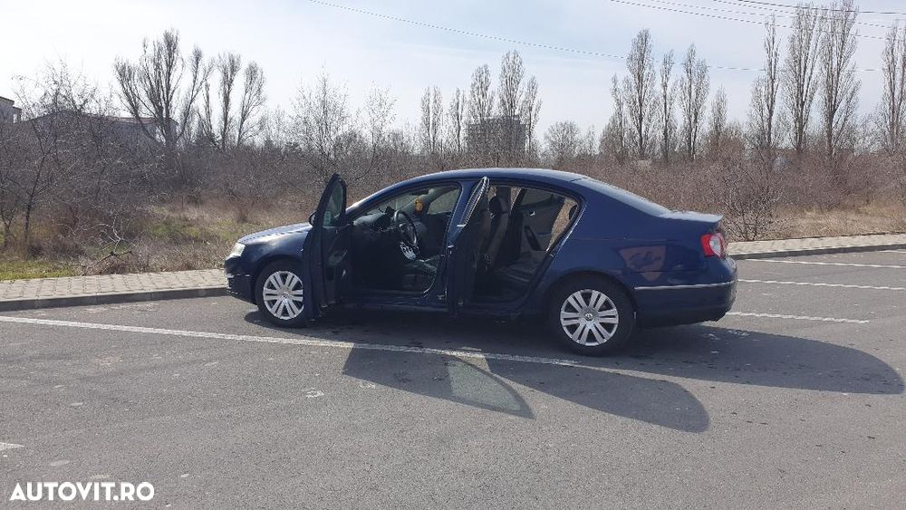 Volkswagen Passat - 4