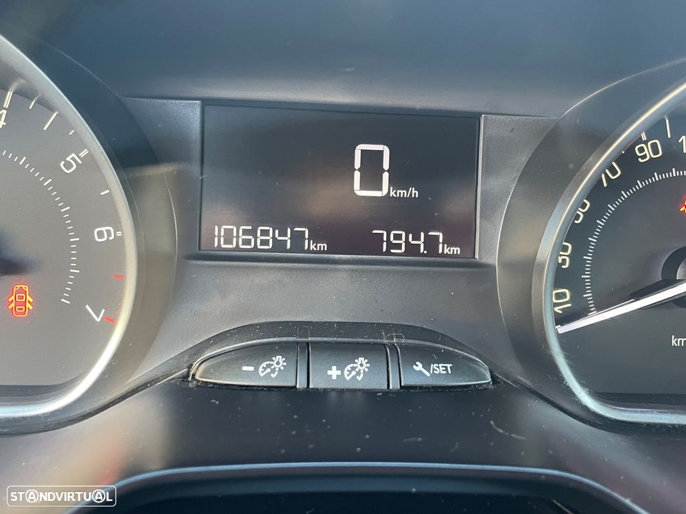 Peugeot 2008 1.2 PureTech Style - 13