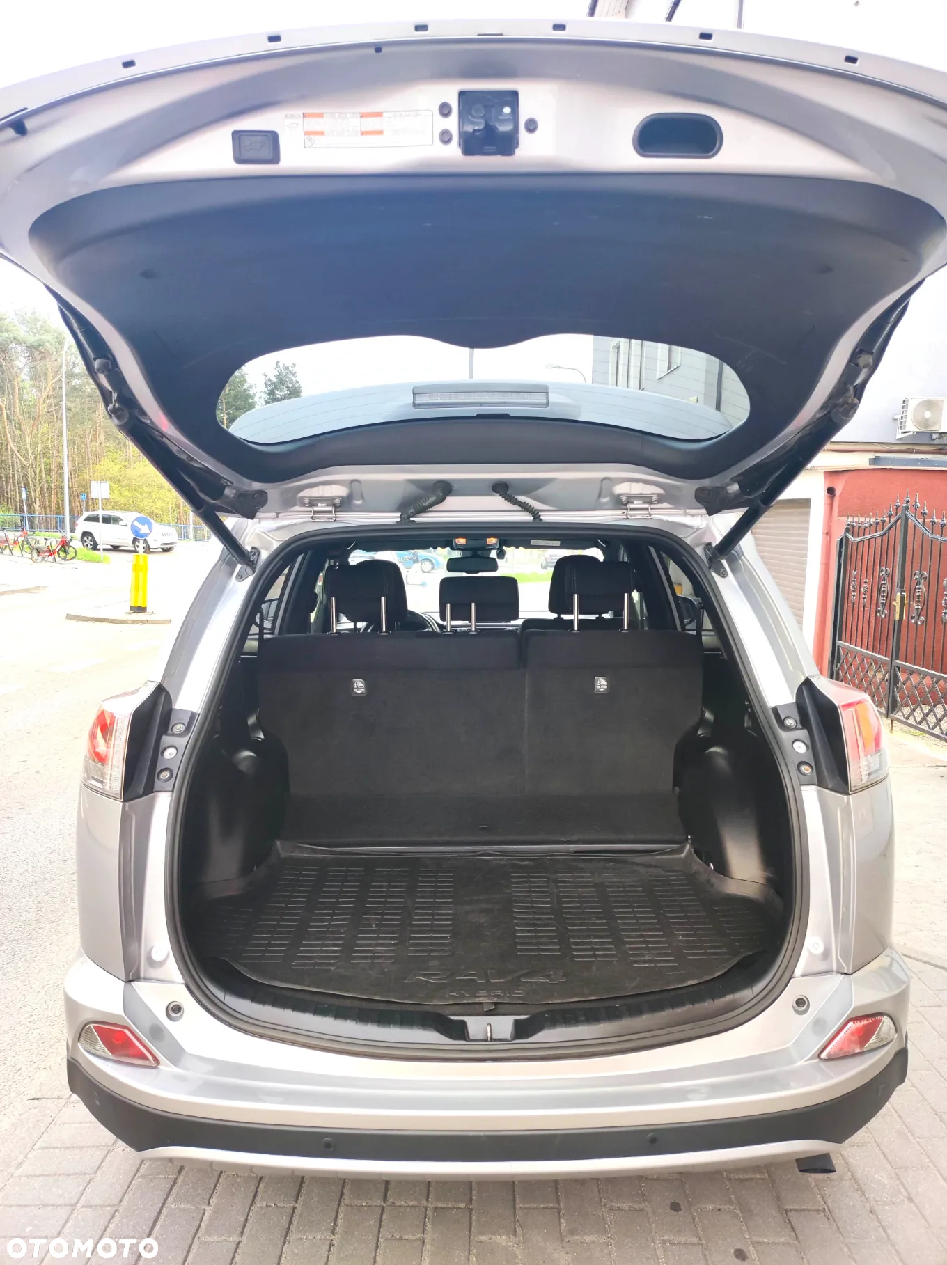Toyota RAV4 Hybrid Premium 4x2 - 12