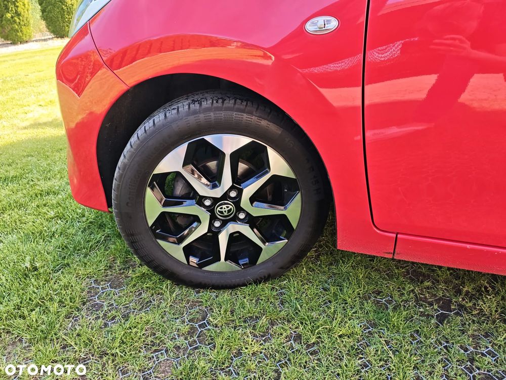 Toyota Aygo x.shift x-play connect - 4