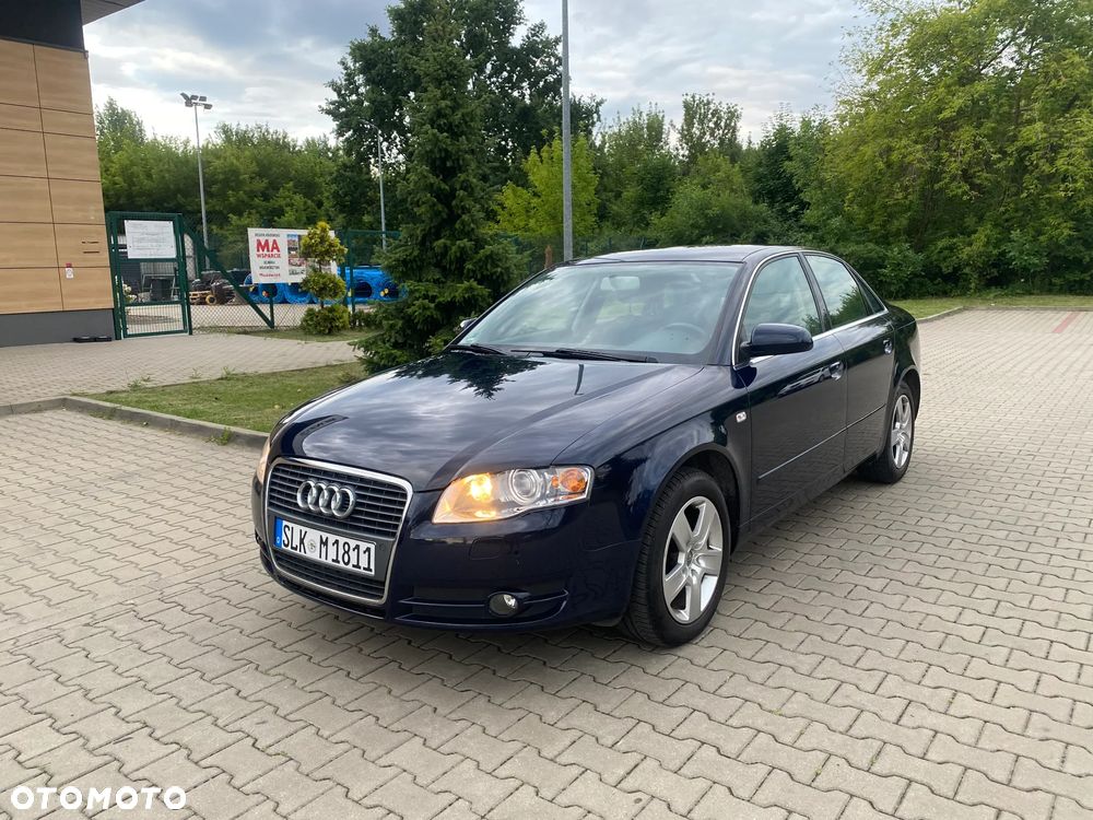 Audi A4 Limousine - 1