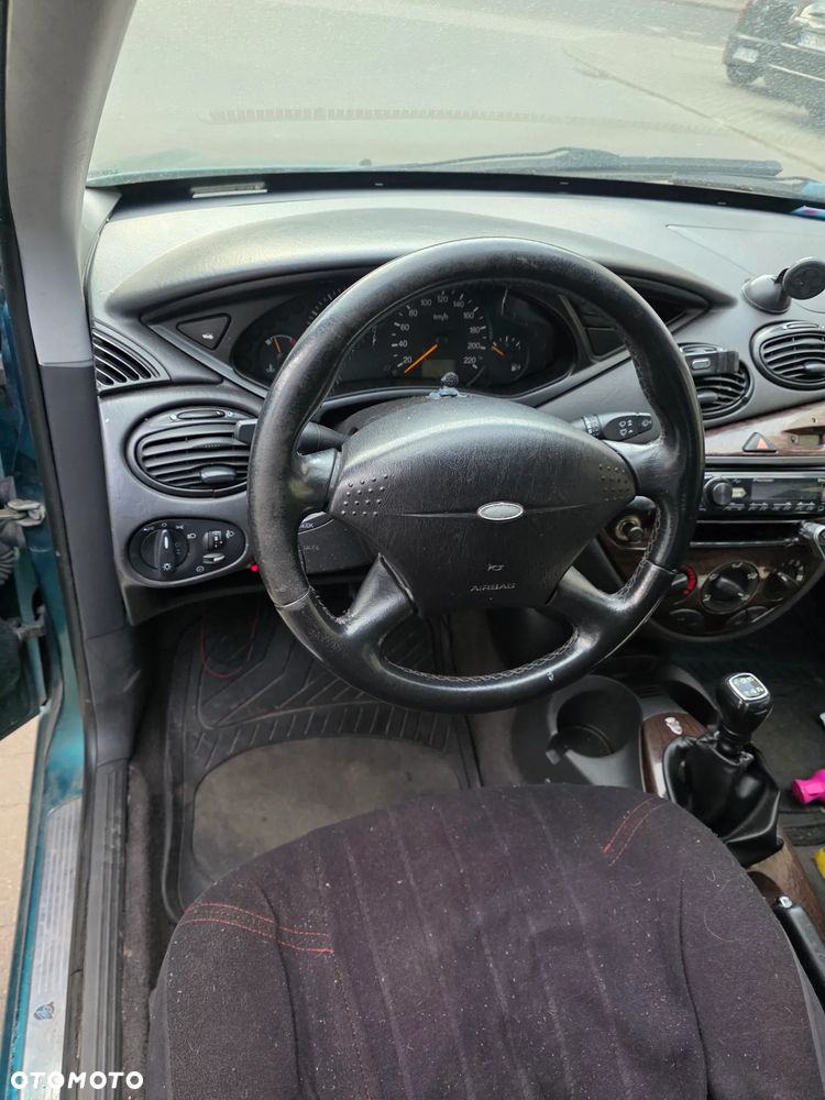 Ford Focus 1.8 TDDi Ghia - 7