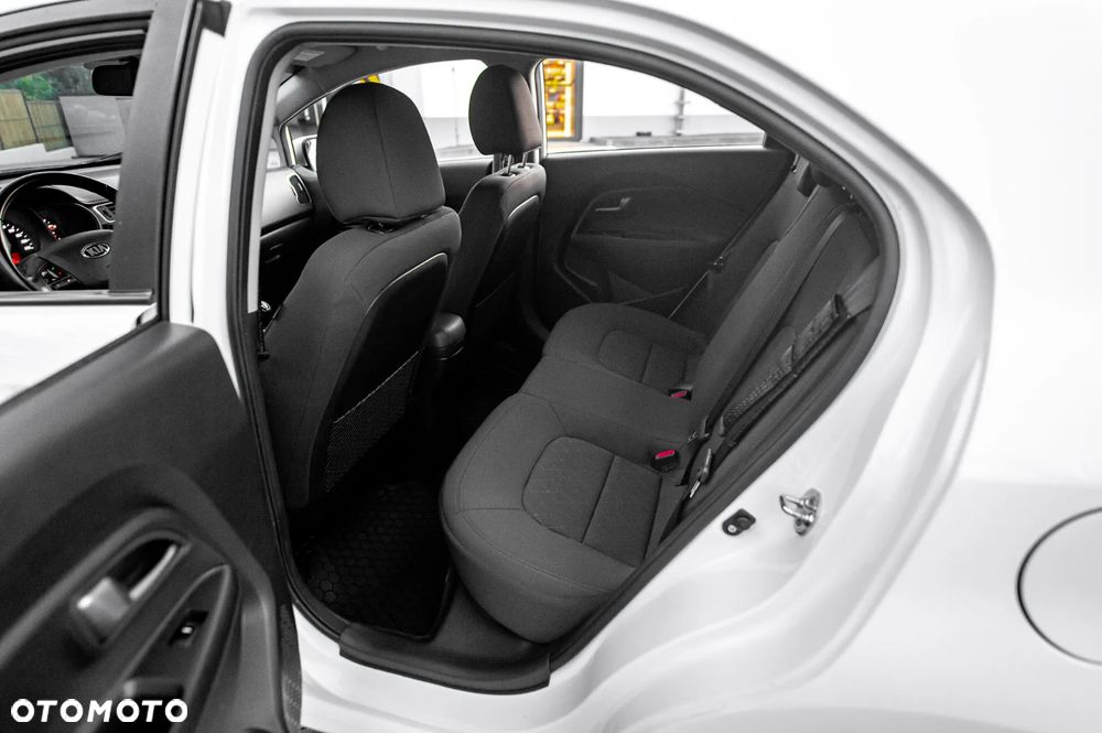 Kia Rio 1.4 Business Line Plus - 22