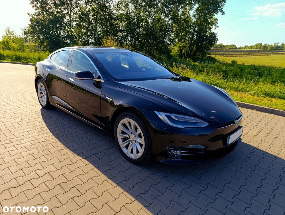 Tesla Model S - 12